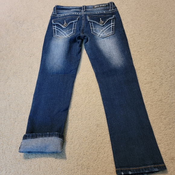 Red Rivet Capri's - Picture 5 of 6